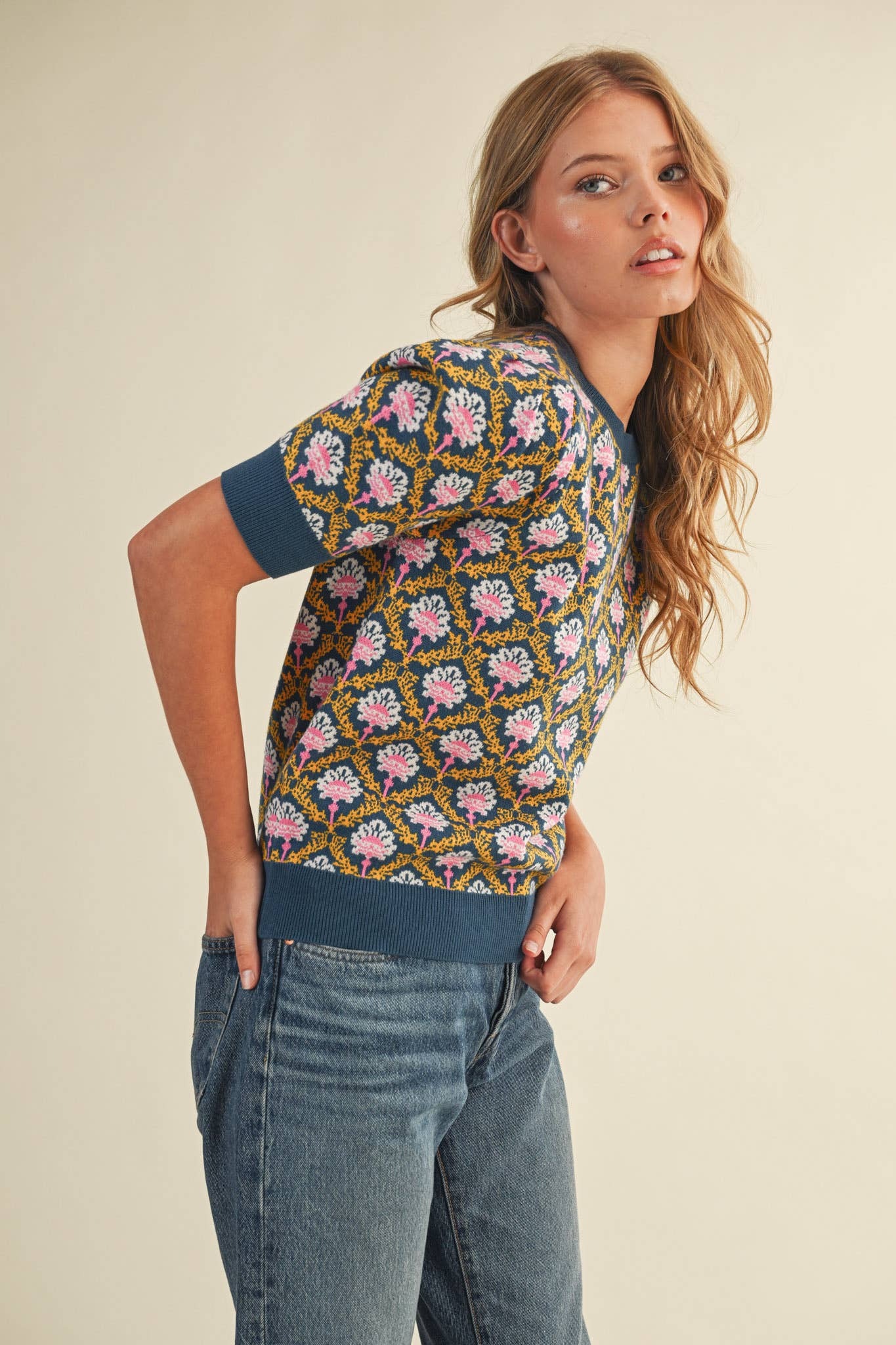 FLORAL PATTERN SHORT SLEEVE SWEATER