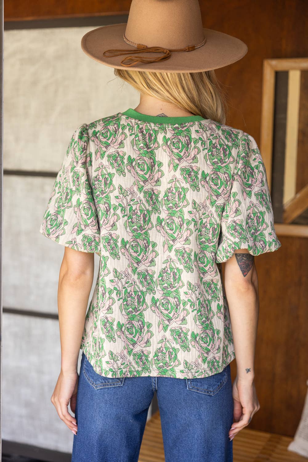 Short Bubble Sleeve Floral Knit Top