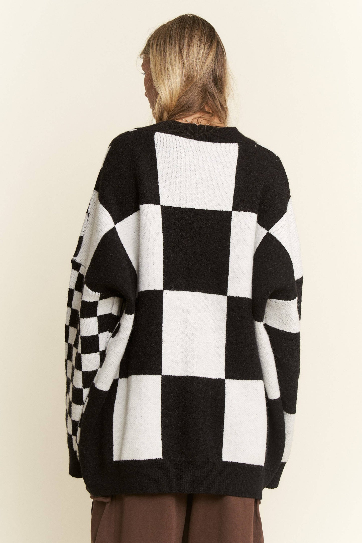 BUTTON DOWN LONG SLEEVE CHECKERED OVERSIZED CARDIGAN