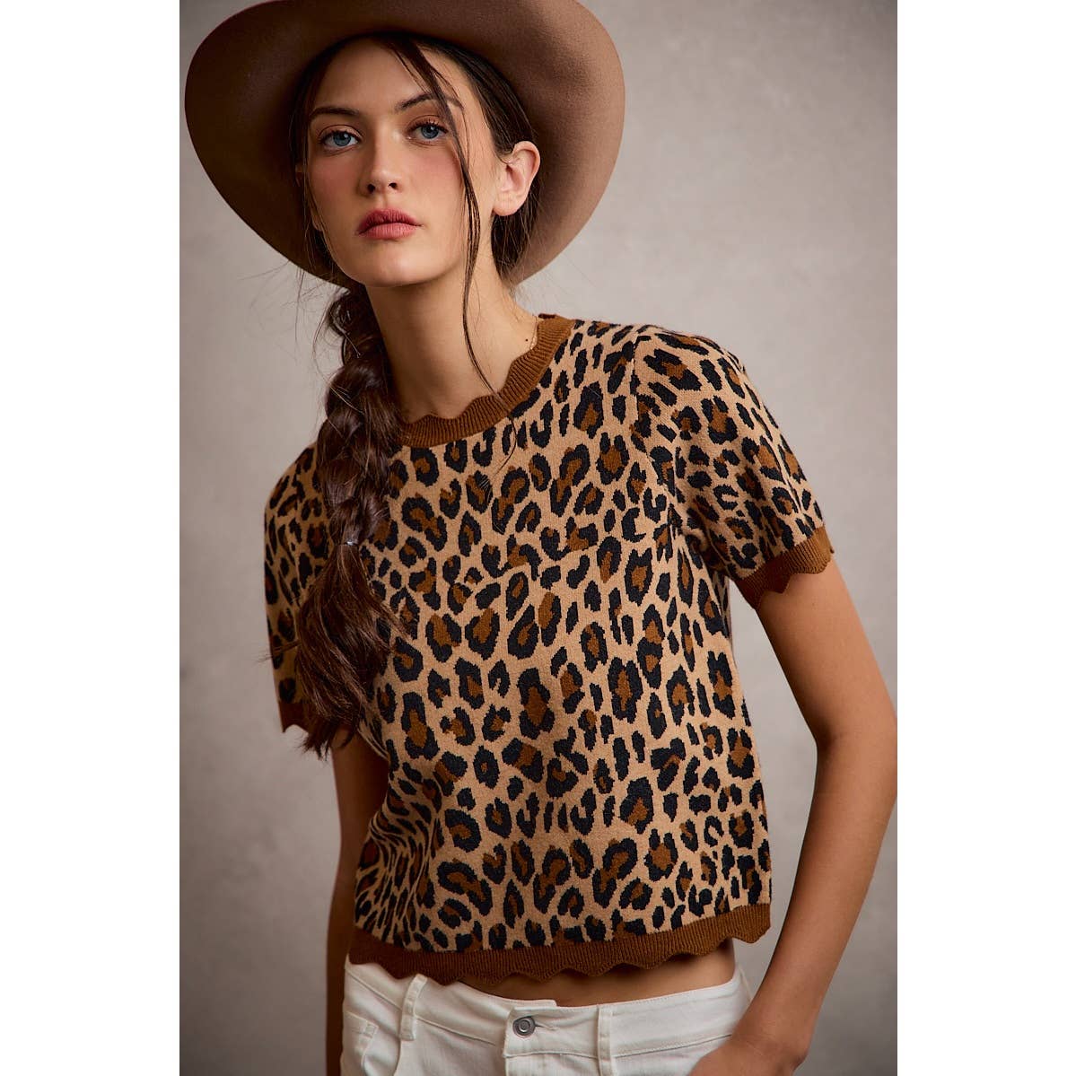 LEOPARD PRINT SHORT SLEEVES SCALLOP RIB KNIT