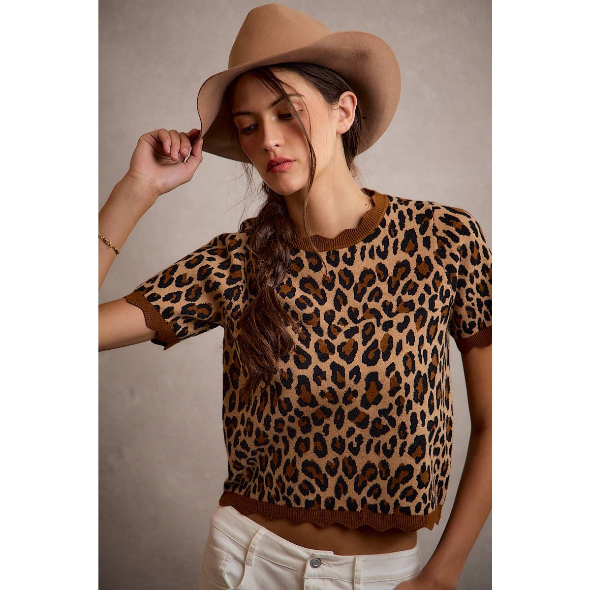 LEOPARD PRINT SHORT SLEEVES SCALLOP RIB KNIT