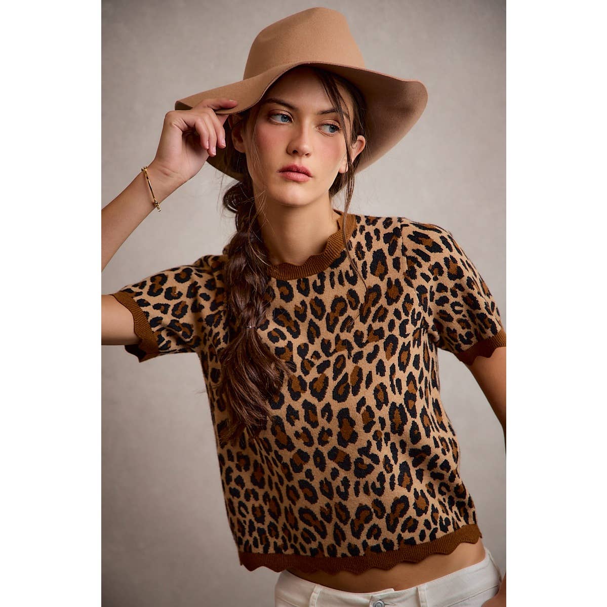 LEOPARD PRINT SHORT SLEEVES SCALLOP RIB KNIT