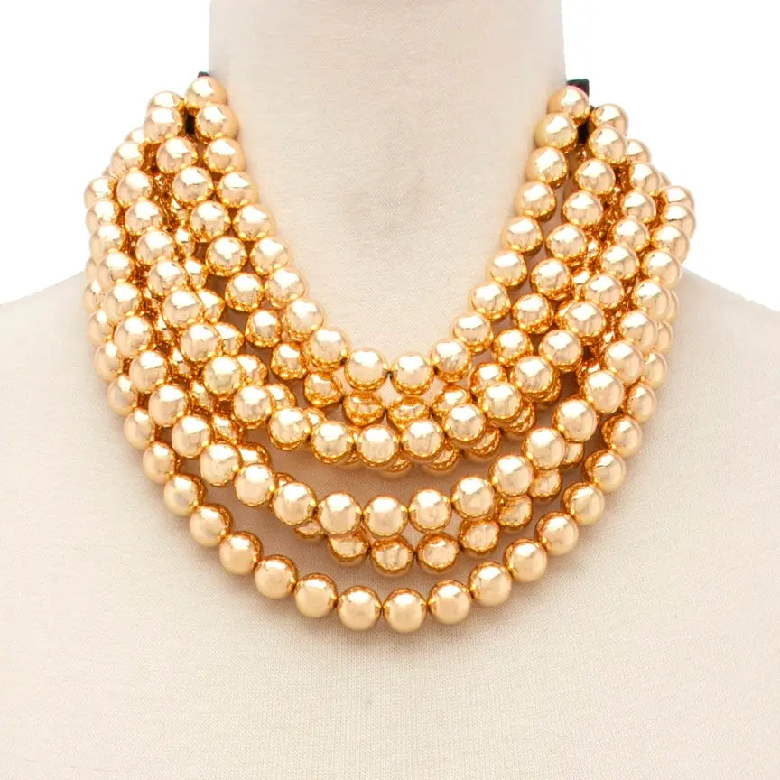 * CHUNKY BEADED LAYERED NECKLACE Faux leather neck magnetic