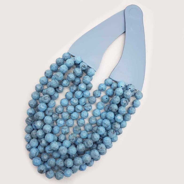 * CHUNKY BEADED LAYERED NECKLACE Faux leather neck magnetic