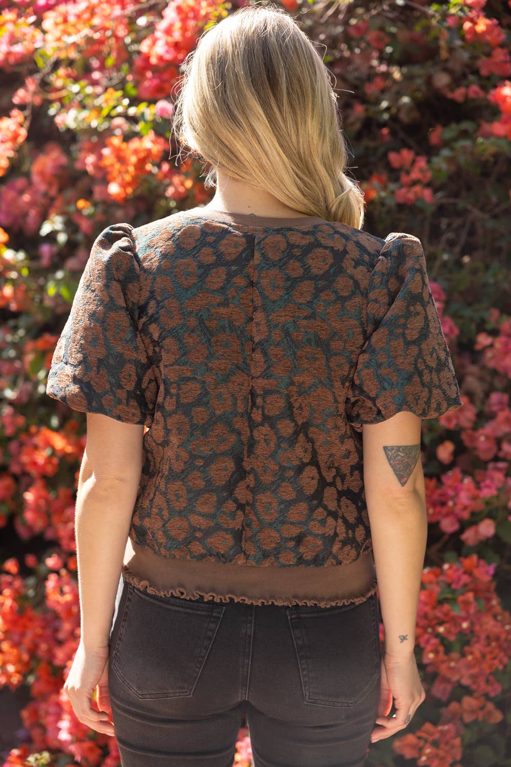 Bubble Sleeve Velvet Jaquard Top